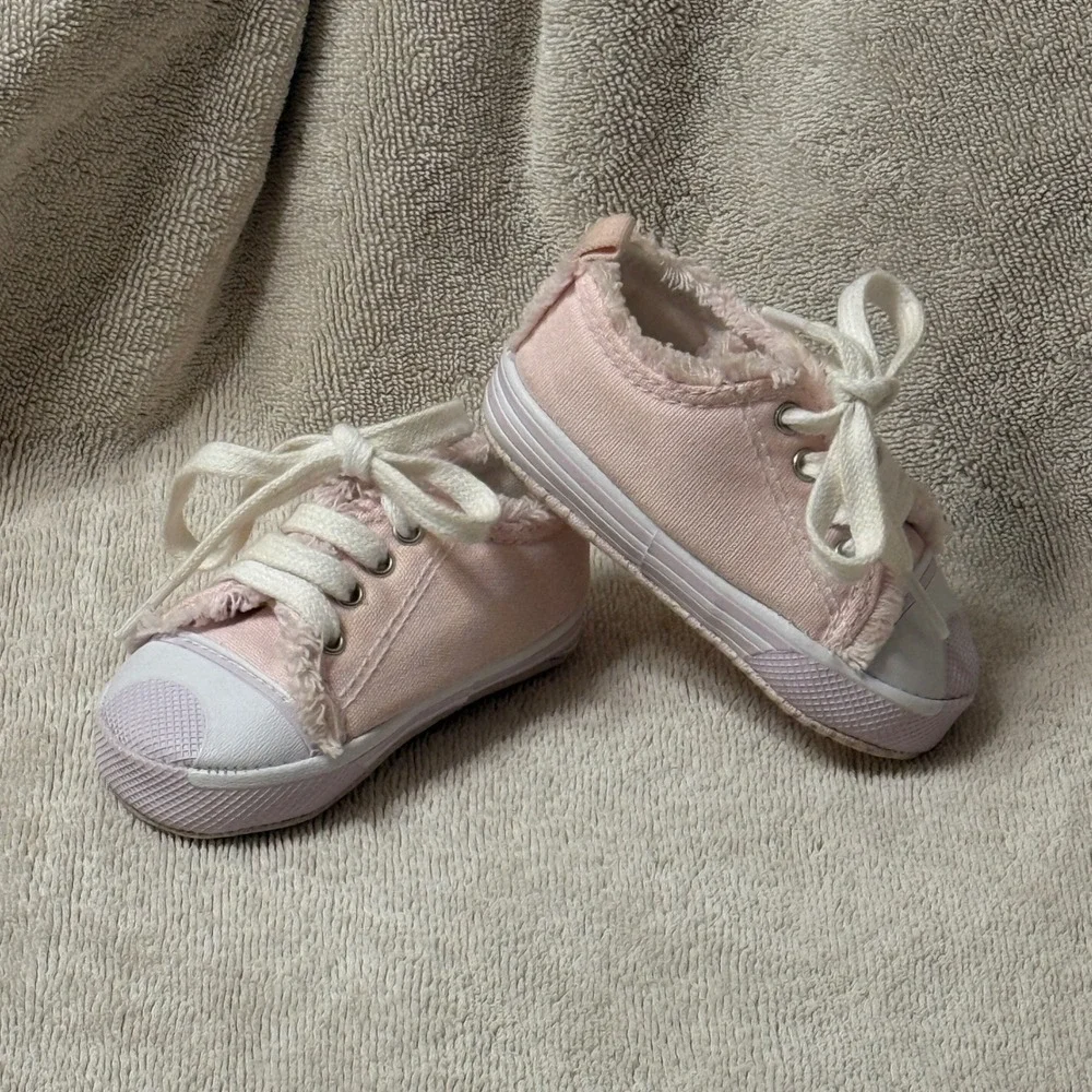 Canvas‎ Sneakers First Walker Shoes Pink White Laces Toddler Size 2